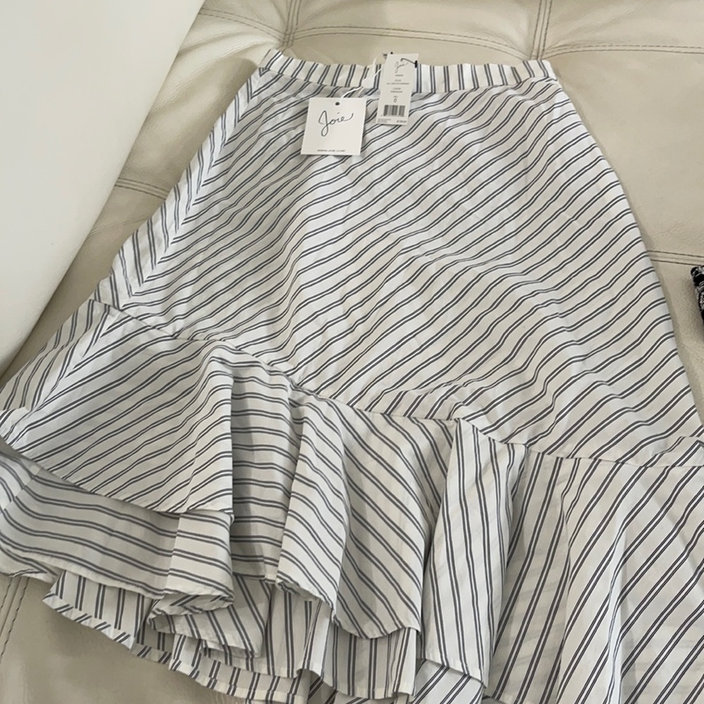 Gorgeous Joie asymmetrical skirt. Size 0